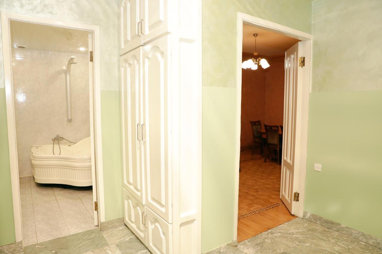 Big 3 Room Apartment On Republic Square Ереван Екстериор снимка